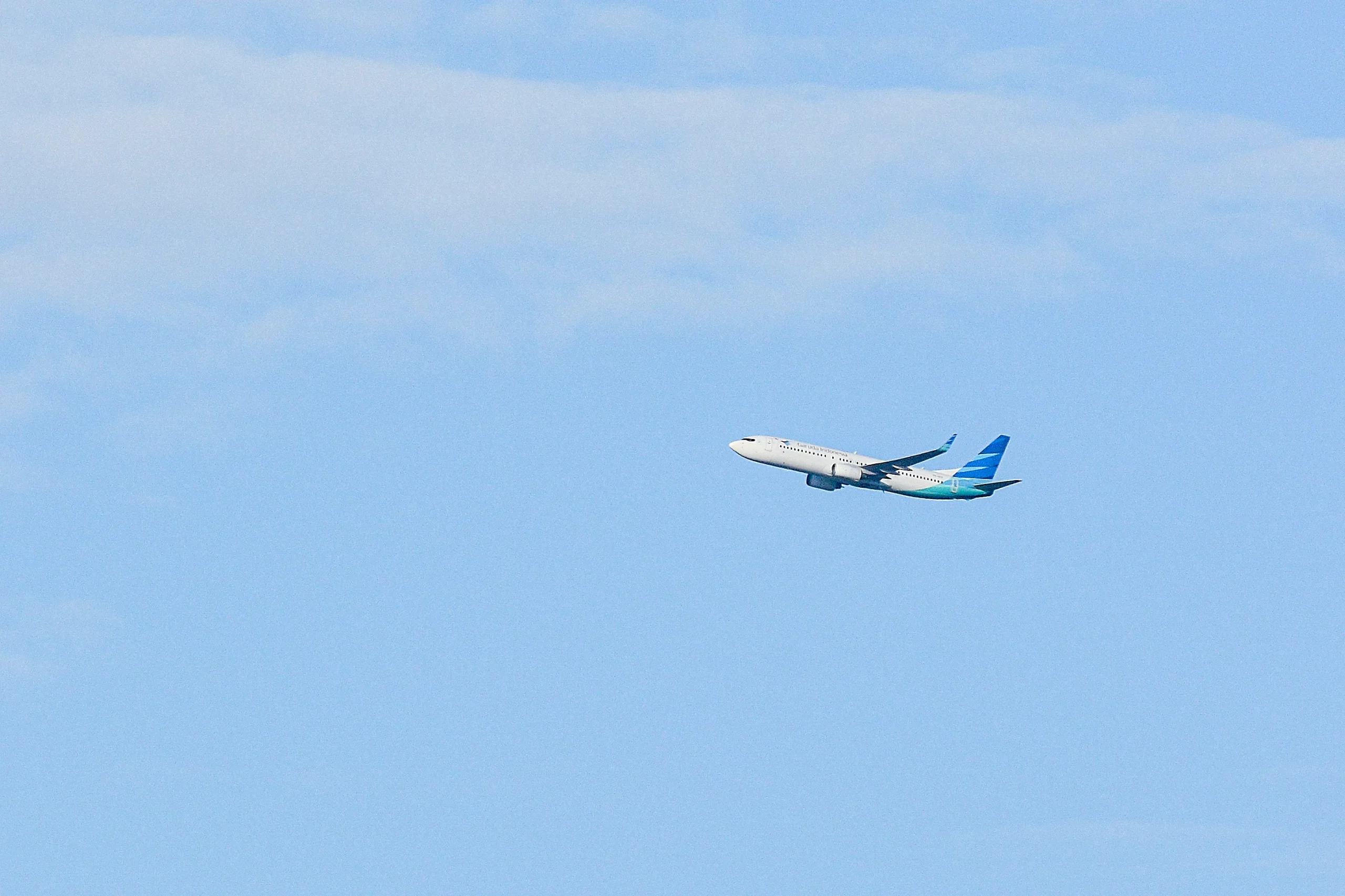 Image of an aeroplane in the sky