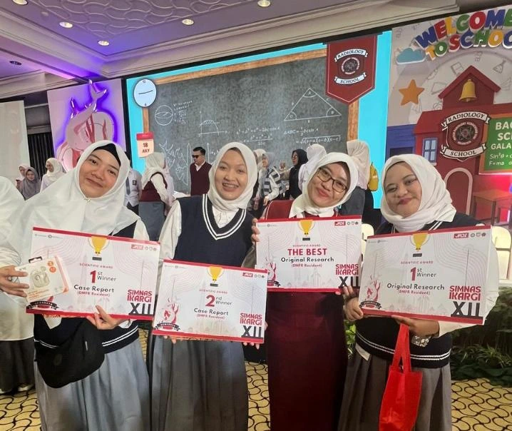 UNAIR faculty members awarded at the IKARGI National Symposium (Photo: Source)