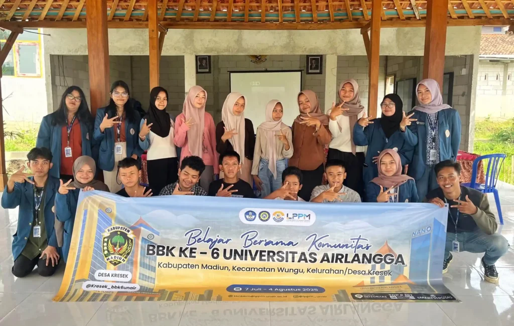 Foto bersama peserta dengan tim KKN BBK 6 saat pelaksanaan Ohayou Kresek. (Foto: Istimewa)