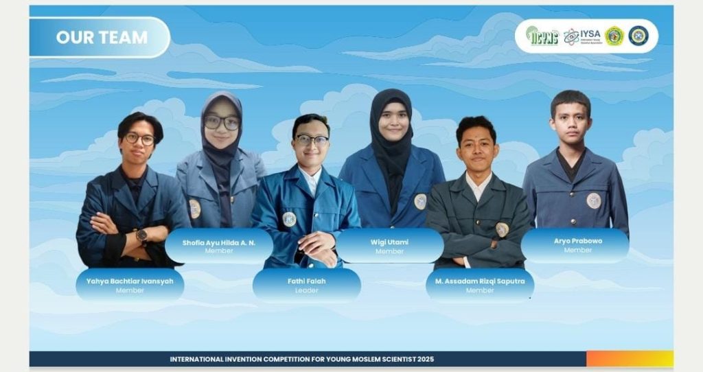 Tim UNAIR yang berhasil meraih Gold Medal Award dan IYSA Semi Grand Award dalam kompetisi International Invention Competition for Young Moslem Scientists (IICYMS) 2025. (Sumber: Penulis)