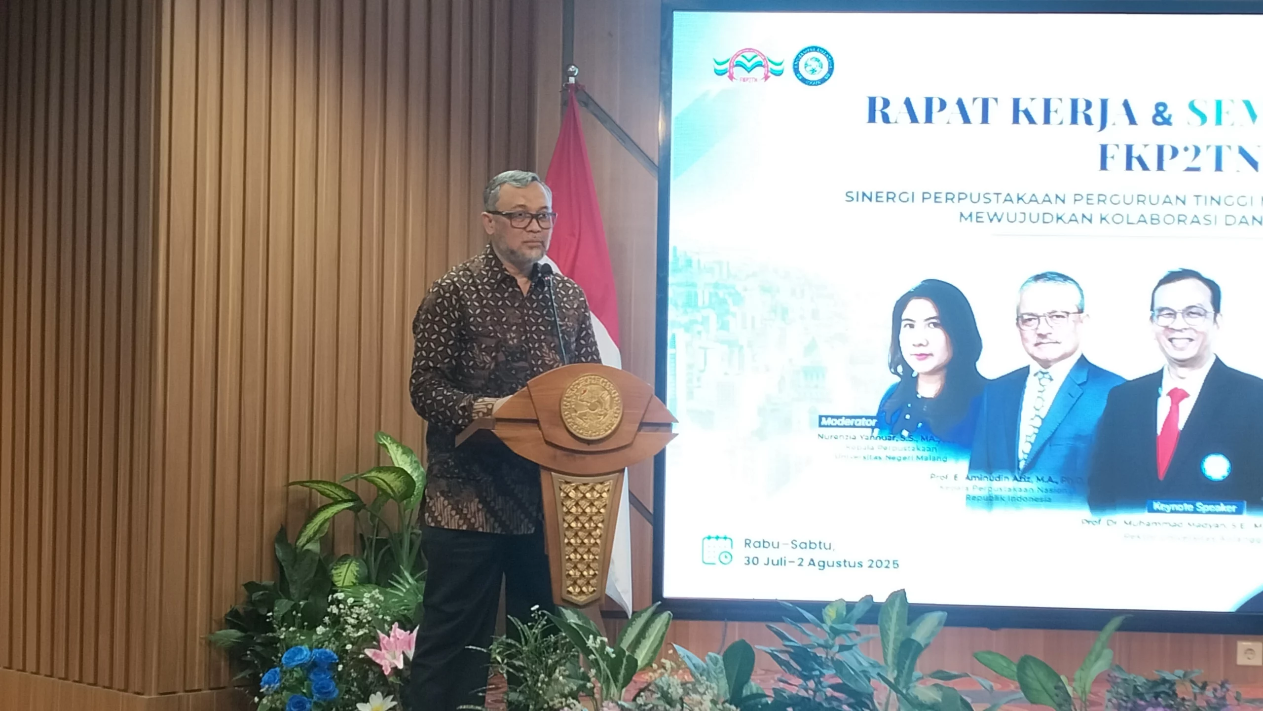 Prof Ir Mochammad Amin Alamsjah MSi PhD pada saat acara Rapat Kerja dan Seminar Nasional Forum Kerja Sama Perpustakaan Perguruan Tinggi Negeri (FKP2TN) pada Rabu (30/7/2025). (sumber: penulis)
