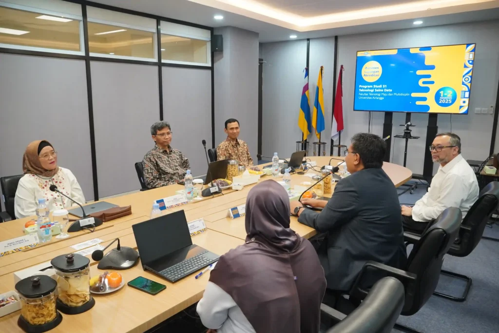 The Independent Accreditation Board for Informatics and Computing (LAM INFOKOM) has released the results of its field assessment for two study programs Universitas Airlangga’s Faculty of Advanced Technology and Multidiscipline (FTMM). (Photo: FTMM PR)