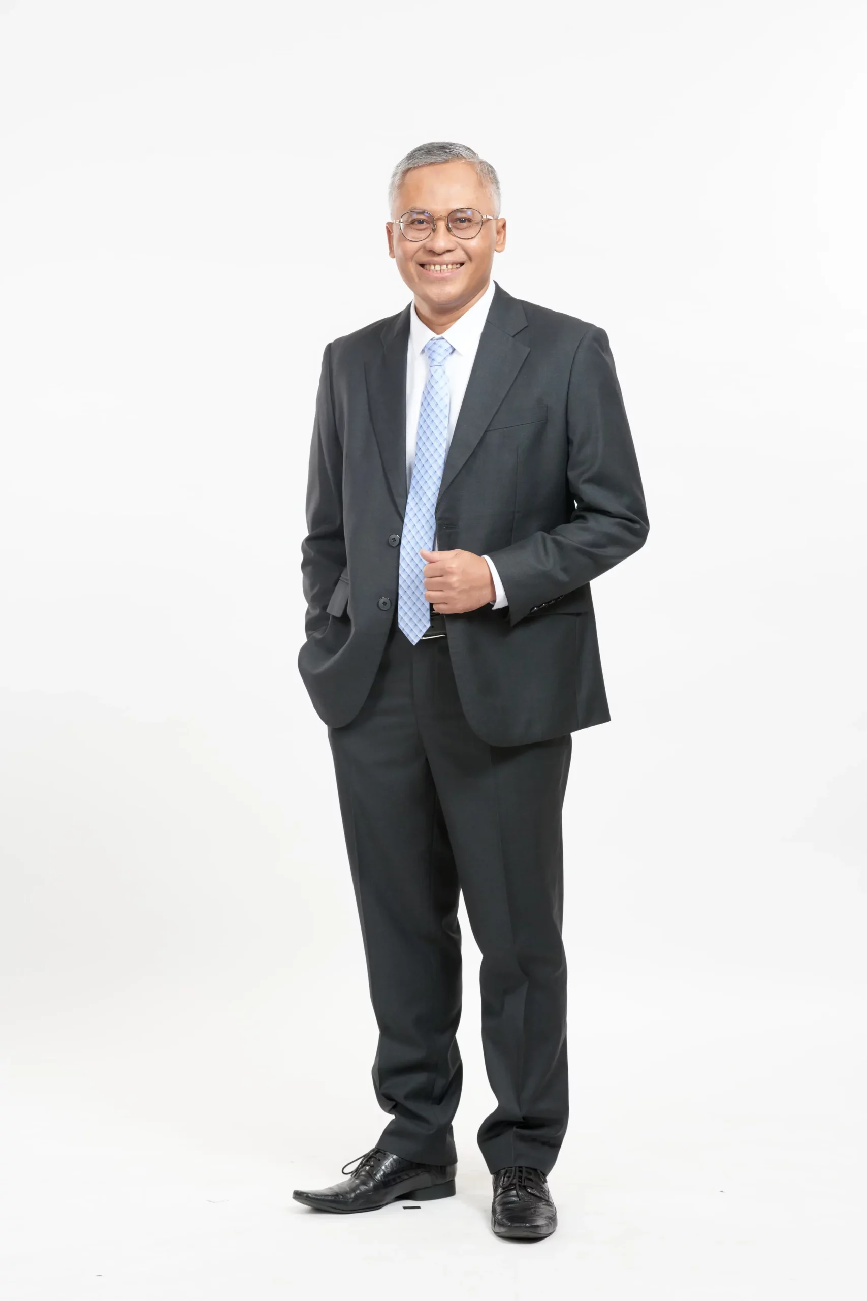 Suminto, alumnus of International Relations at UNAIR’s Faculty of Social and Political Sciences, now serves as Director General of Financing and Risk Management at Indonesia’s Ministry of Finance (Photo: By courtesy)