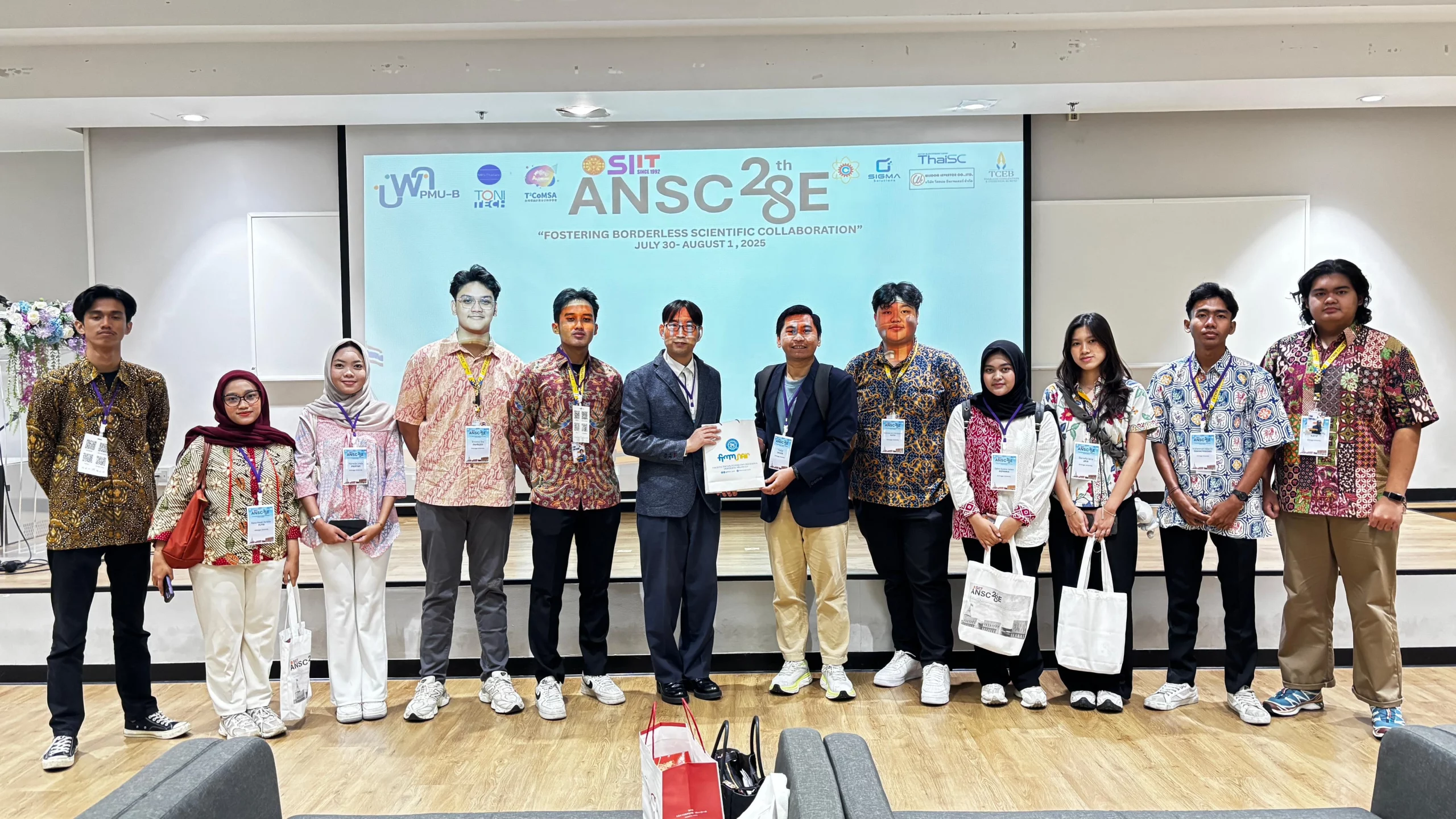 Delegasi FTMM mengikuti Opening Ceremony ANSCE28 di Universitas Thammasat, Bangkok, Thailand (Foto: Dok. Pribadi)