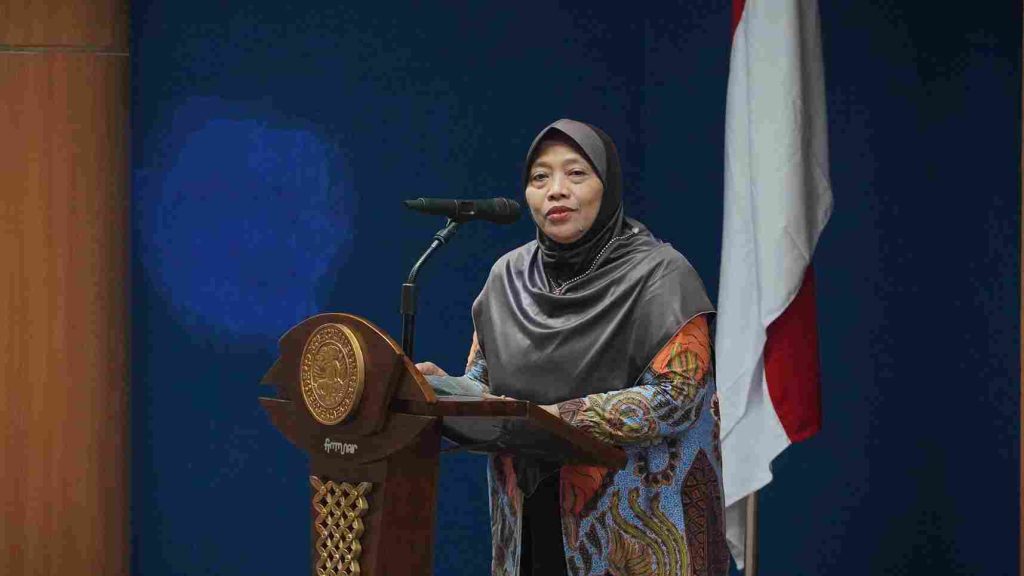 Wakil Dekan 1 Akademik, Kemahasiswaan dan Alumni FTMM Universitas Airlangga sekaligus Plt. Dekan FTMM Dr Ni’matuzahroh Dra meresmikan SEGTA 2025, Kamis (7/8/2025) di Bima Suci Airlangga Convention Center (ACC).