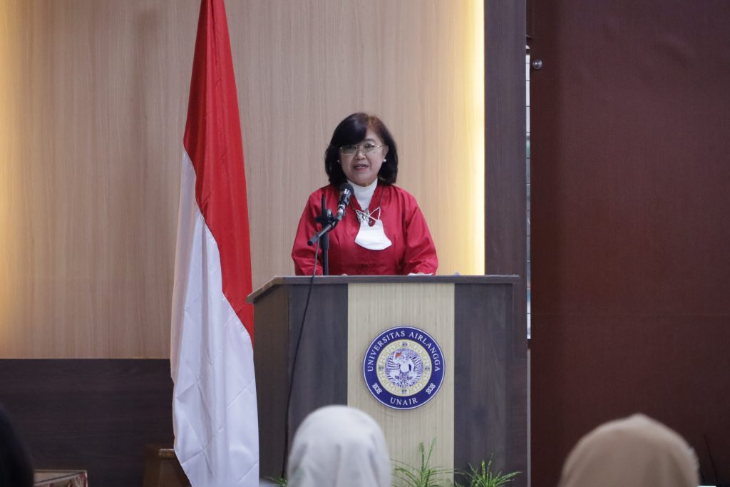 Wakil Dekan I FKM UNAIR, Prof Dr drg Nyoman Anita Damayanti MS saat memberikan sambutannya pada kegiatan pemaparan calon dekan FKM. (Foto: PKIP UNAIR)