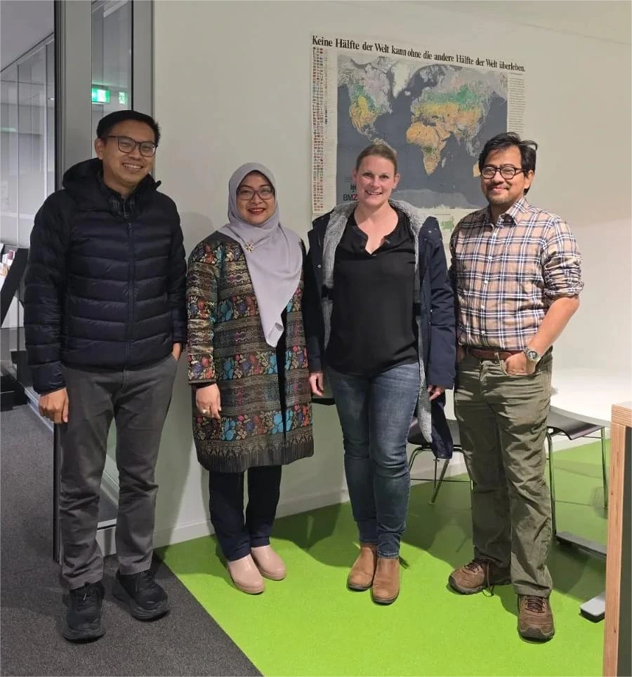 (From the left) Prof. Ferry Efendi, SKep, Ns, MSc, PhD; Prof. Rini Rachmawaty of Hasanuddin University (UNHAS); Dr. Julia Lohmann of Ludwig-Maximilians-Universität München (LMU), Germany; and Dr. Firman Witoelar of the Australian National University (ANU) in Germany. (Photo: By courtesy)