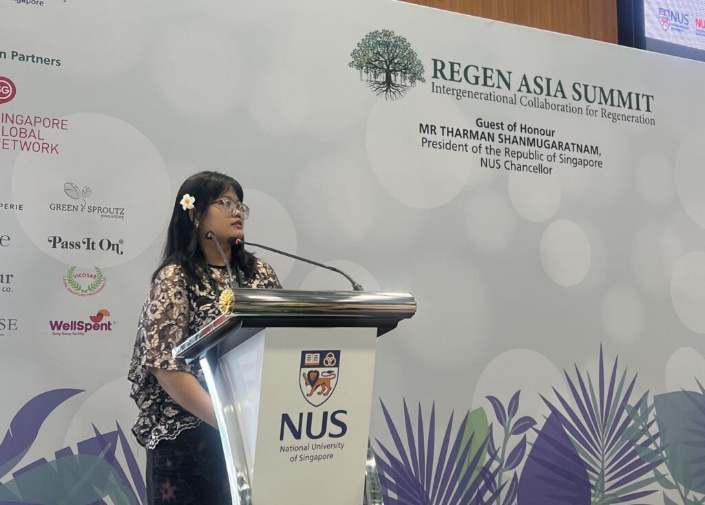 Arin, a sociology student at Universitas Airlangga, during an international forum in Singapore (Photo: By courtesy)