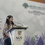 Arin, mahasiswi Sosiologi UNAIR, saat ikuti forum internasional di Singapura (Foto: Istimewa)