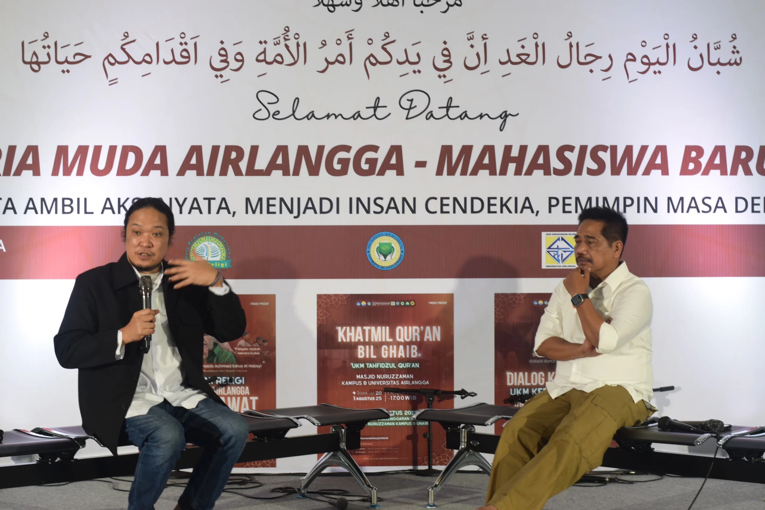 Sabrang MDP, Budayawan dan Vokalis Letto (kiri) Dr Suko Widodo Drs MSi, Moderator (kanan) dalam Dialog Kebangsaan (Foto: dok. Istimewa).