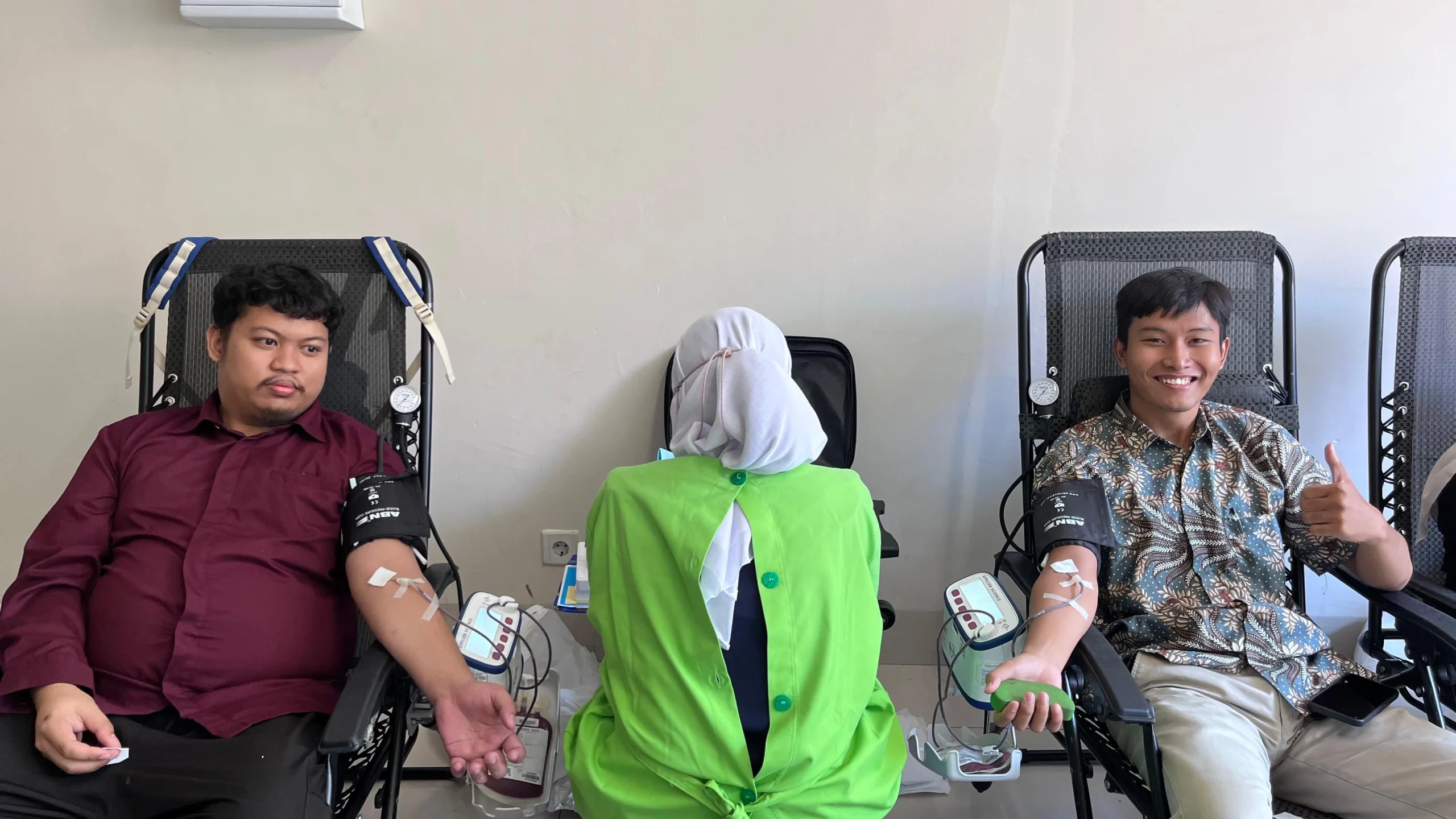 Donor darah yang diselenggarakan oleh BEM Fakultas Farmasi Universitas Airlangga. (Foto: Istimewa)