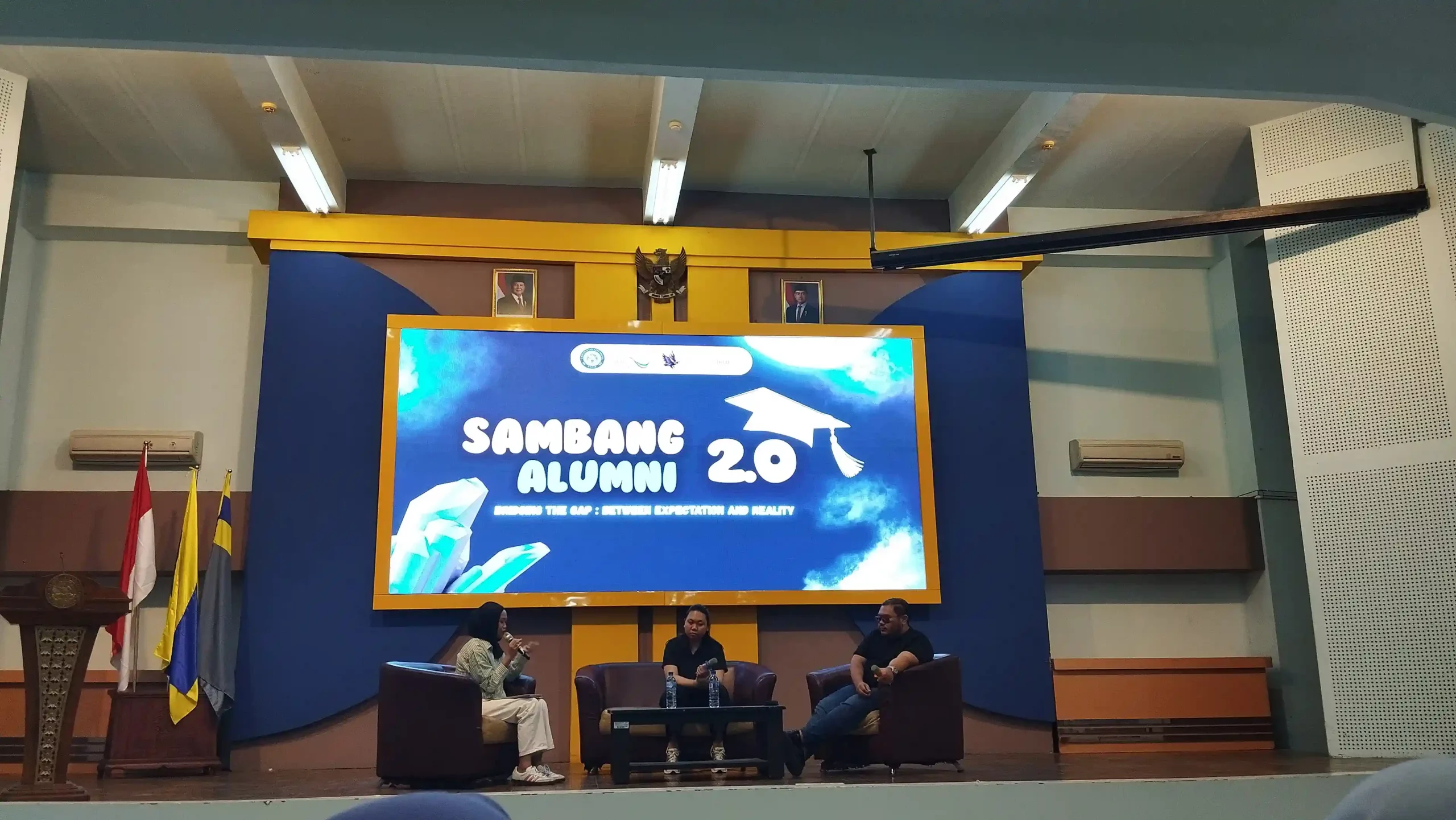 Badan Eksekutif Mahasiswa Fakultas Ekonomi dan Bisnis (FEB) Universitas Airlangga (UNAIR) melalui Departemen Hubungan Luar mengadakan agenda Sambang Alumni