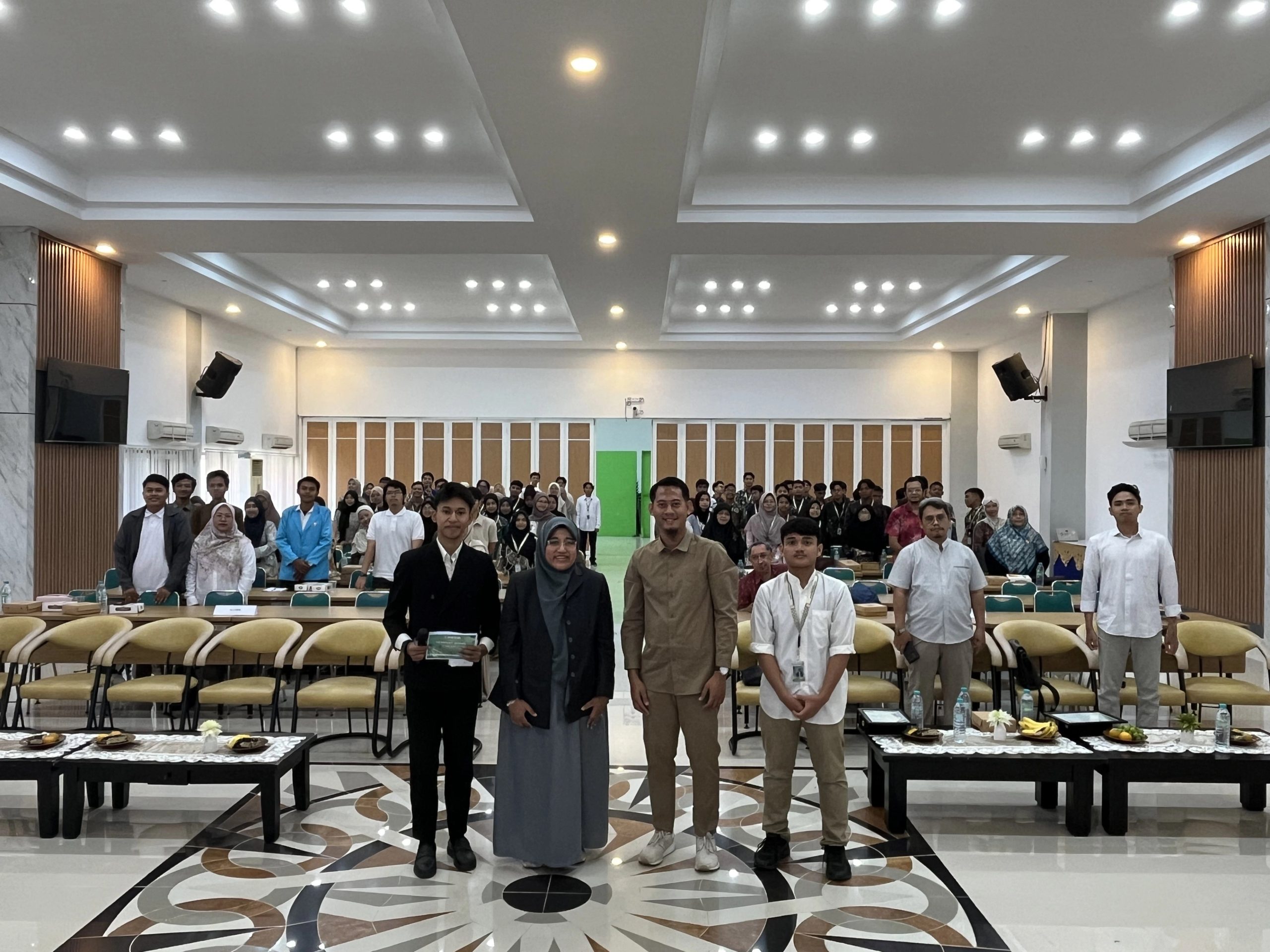 Suasana Seminar Bisnis Islam bertajuk “Strengthening the Foundations of Islamic Economy as a Strategic Driver for Business Transformation Towards Achieving the SDGs 2030” yang diselenggarakan FEB UNAIR pada Sabtu (20/9/2025). (Foto: Istimewa)