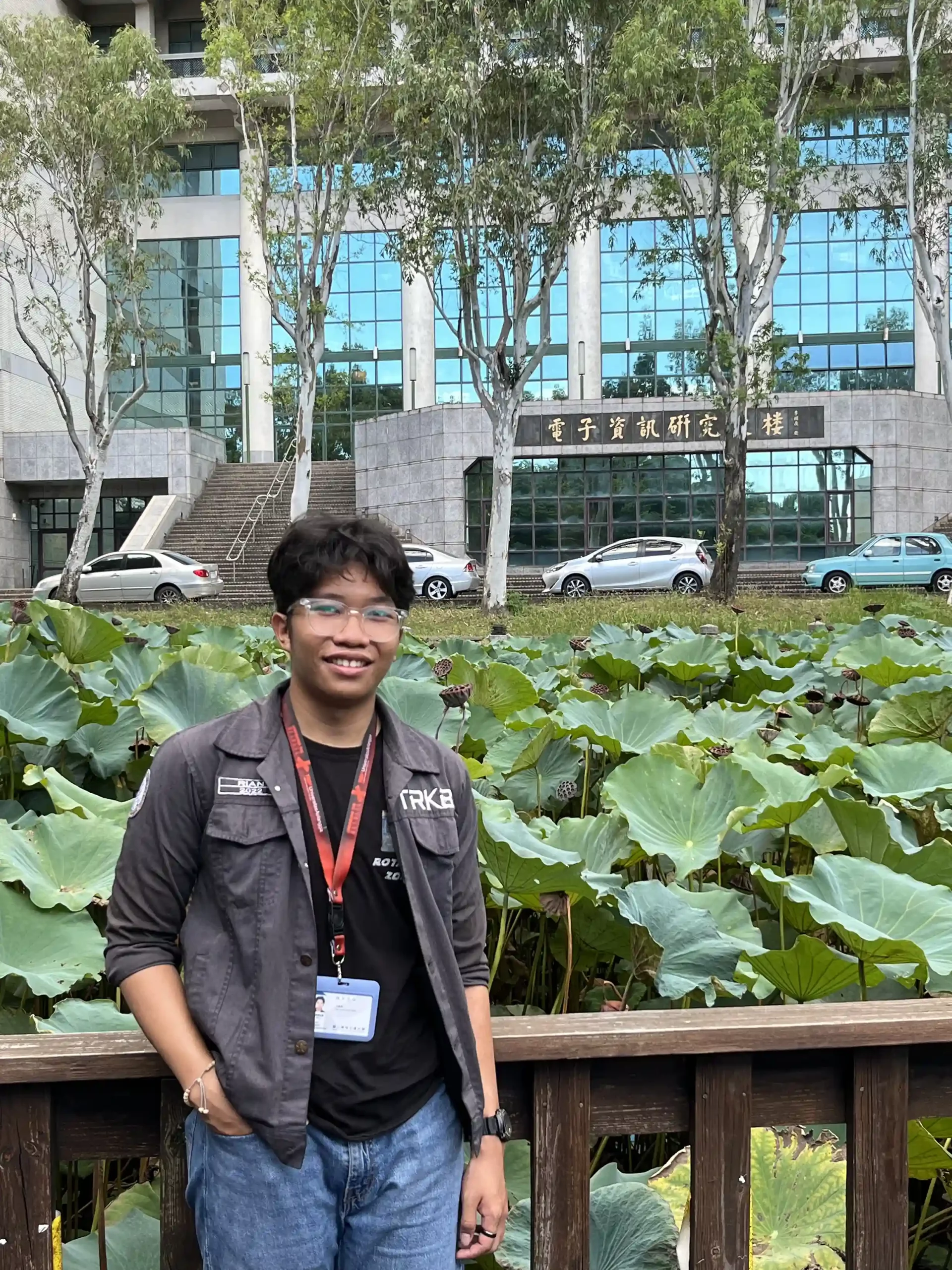 Faiq Varian Gamal Hasan, mahasiswa Fakultas Teknologi Maju dan Multidisiplin (FTMM) Universitas Airlangga (UNAIR) yang dapat kesempatan magang ke NYCU Taiwan (Foto: Istimewa)