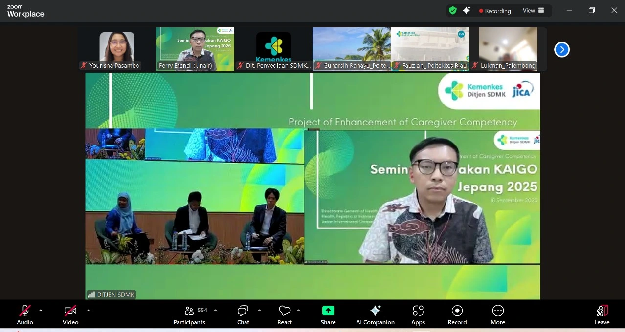 Tangkapan layar zoom meeting memperlihatkan sejumlah orang tengah berdiskusi secara online
