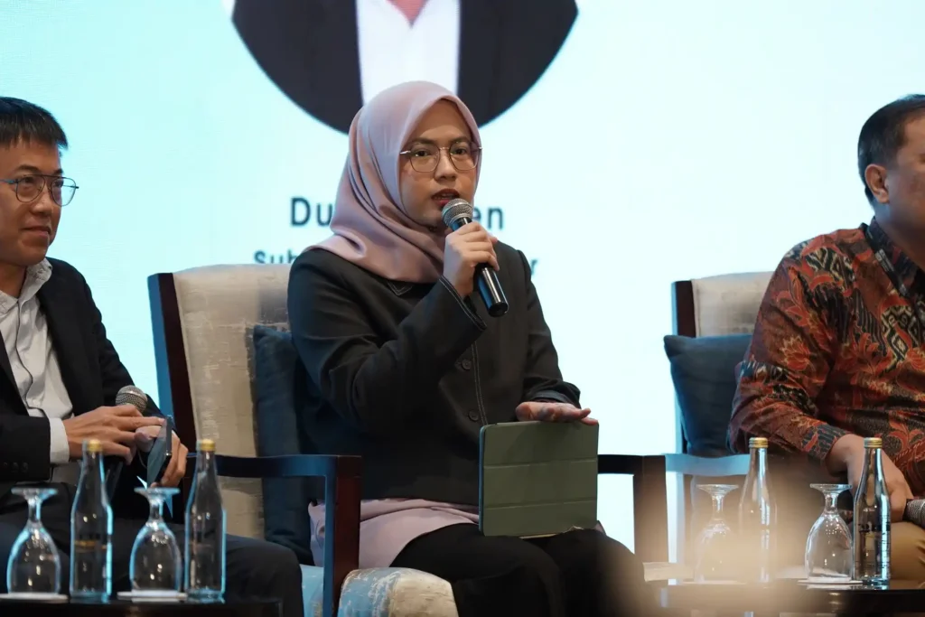 Yutika Amelia Effendi, S.Kom., M.Kom., Ph.D., lecturer in Robotics and Artificial Intelligence at the Faculty of Advanced Technology and Multidiscipline (FTMM) UNAIR, represented the university as a panelist at the EduTech Solution Summit 2025. (Photo: By courtesy)