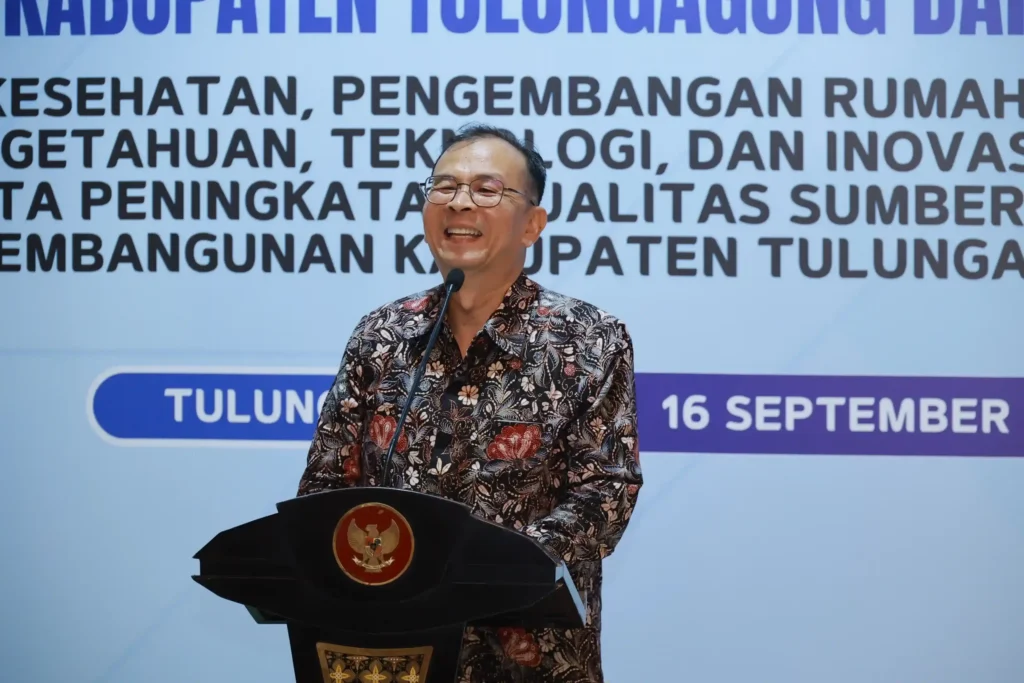 Rektor UNAIR Prof Dr Muhammad Madyan SE MSi MFin