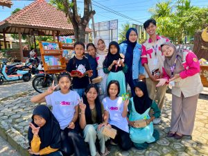Potret LIWAPONG hadir di Desa Kendalrejo, menjadi wadah literasi melalui warung dan pos nongkrong. (Foto: Istimewa).