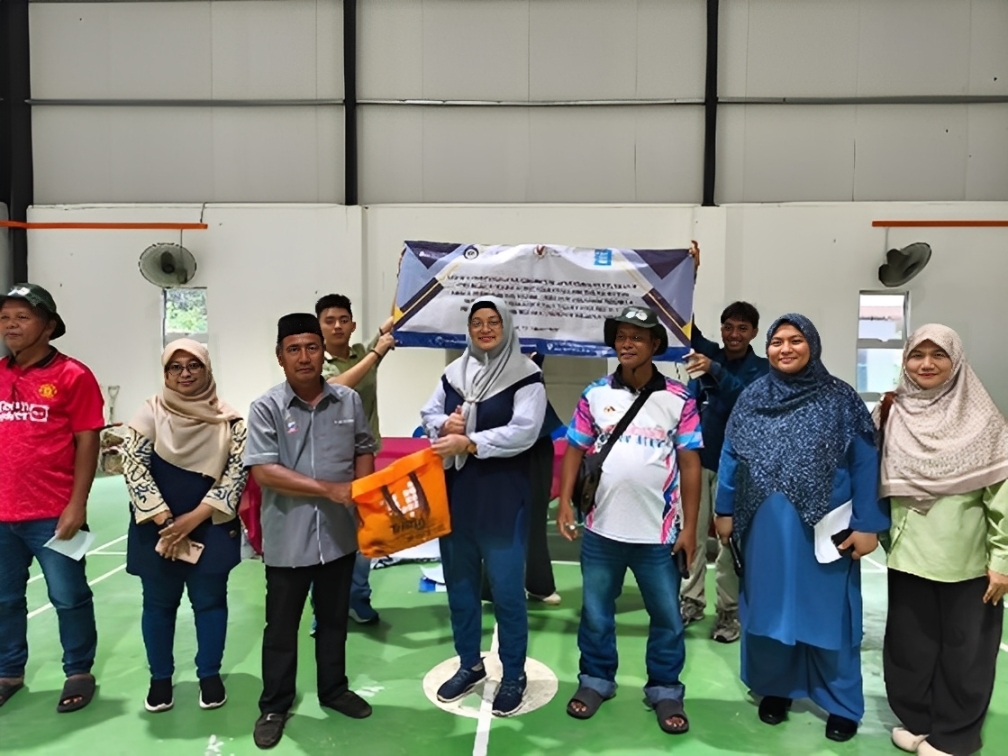 Tim pengmas FPK bersama University Malaysia Sabah. (Foto: Istimewa).