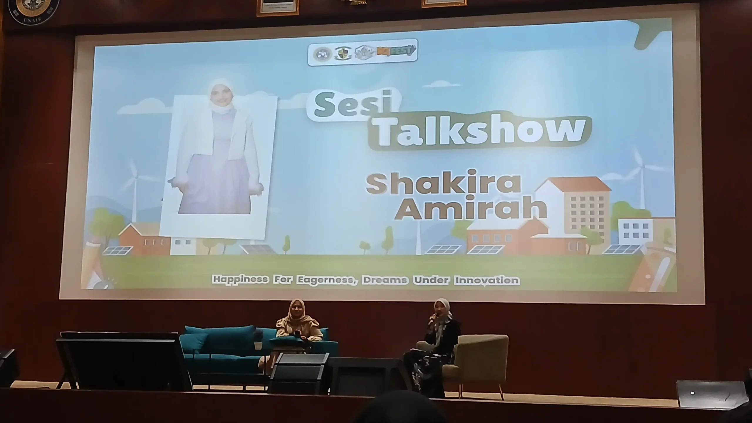 Shakira Amirah saat berbagi pengalaman dalam seminar Scifest. (Foto: Putri Andini)