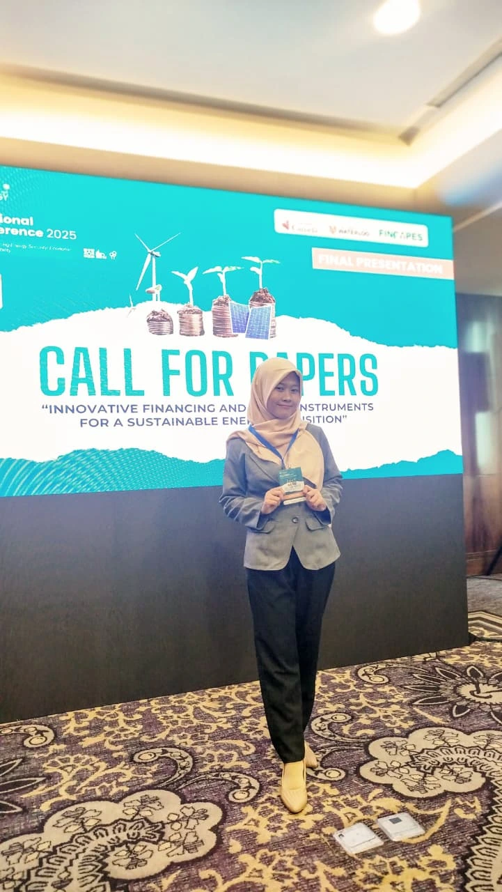 Aidatul Fitriyah, alumnus UNAIR yang sukses raih juara pertama best paper dalam International Journal of Oil Palm (IJOP) Paper Competition 2025 (Foto: Istimewa)