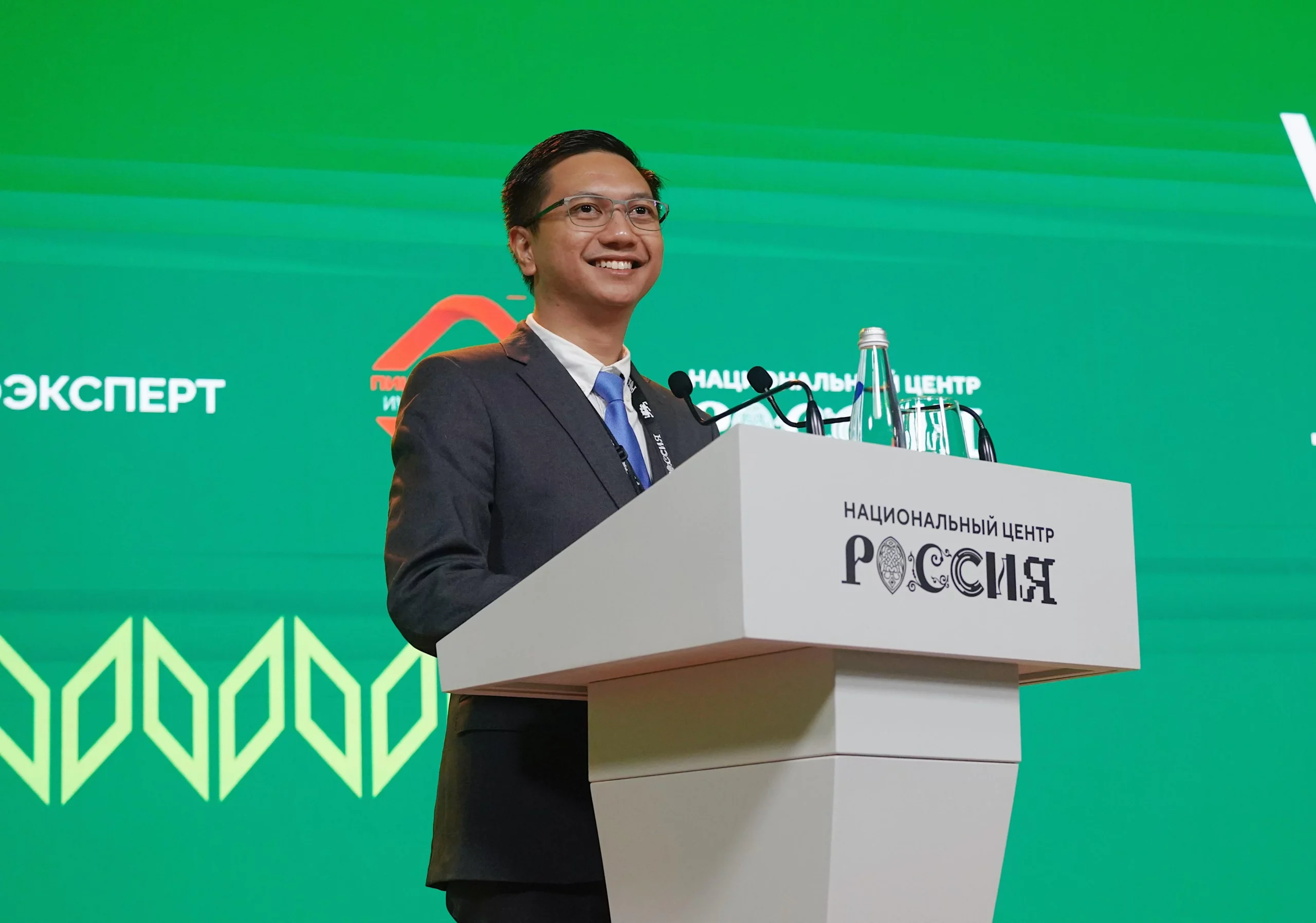 Dr. Arif Nur Muhammad Ansori presents his research at the 5th International Conference on Food Quality and Food Safety (FQFS) in Russia. (Photo: By courtesy)