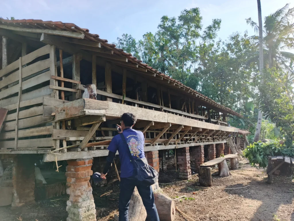 Proses Tagging Lokasi Persebaran Peternakan di Desa Sumberagung, Kecamatan Pesanggaran, Kabupaten Banyuwangi
