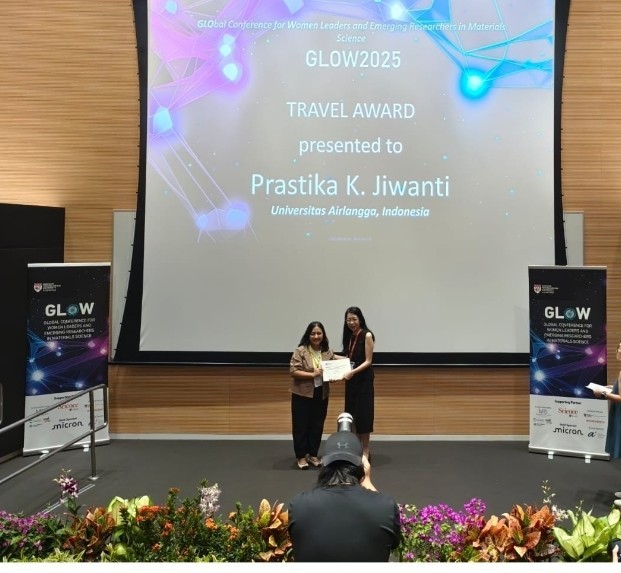 Prastika Krisma Jiwanti, PhD, receives the Travel Award from the Global Conference for Women Leaders and Emerging Researchers in Materials Science (GLOW). (Photo: By courtesy)