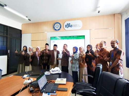 Foto bersama Pimpinan STAI RAYA dan AUP. (Foto: Istimewa)