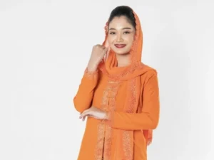 Vriska Putri Peztaria, mahasiswi program studi Ilmu Ekonomi Fakultas Ekonomi dan Bisnis (FEB) Universitas Airlangga (UNAIR), yang berhasil mendapatkan gelar Ning Berbakat dalam ajang Duta Wisata Cak dan Ning Surabaya 2025. (Foto: Istimewa)