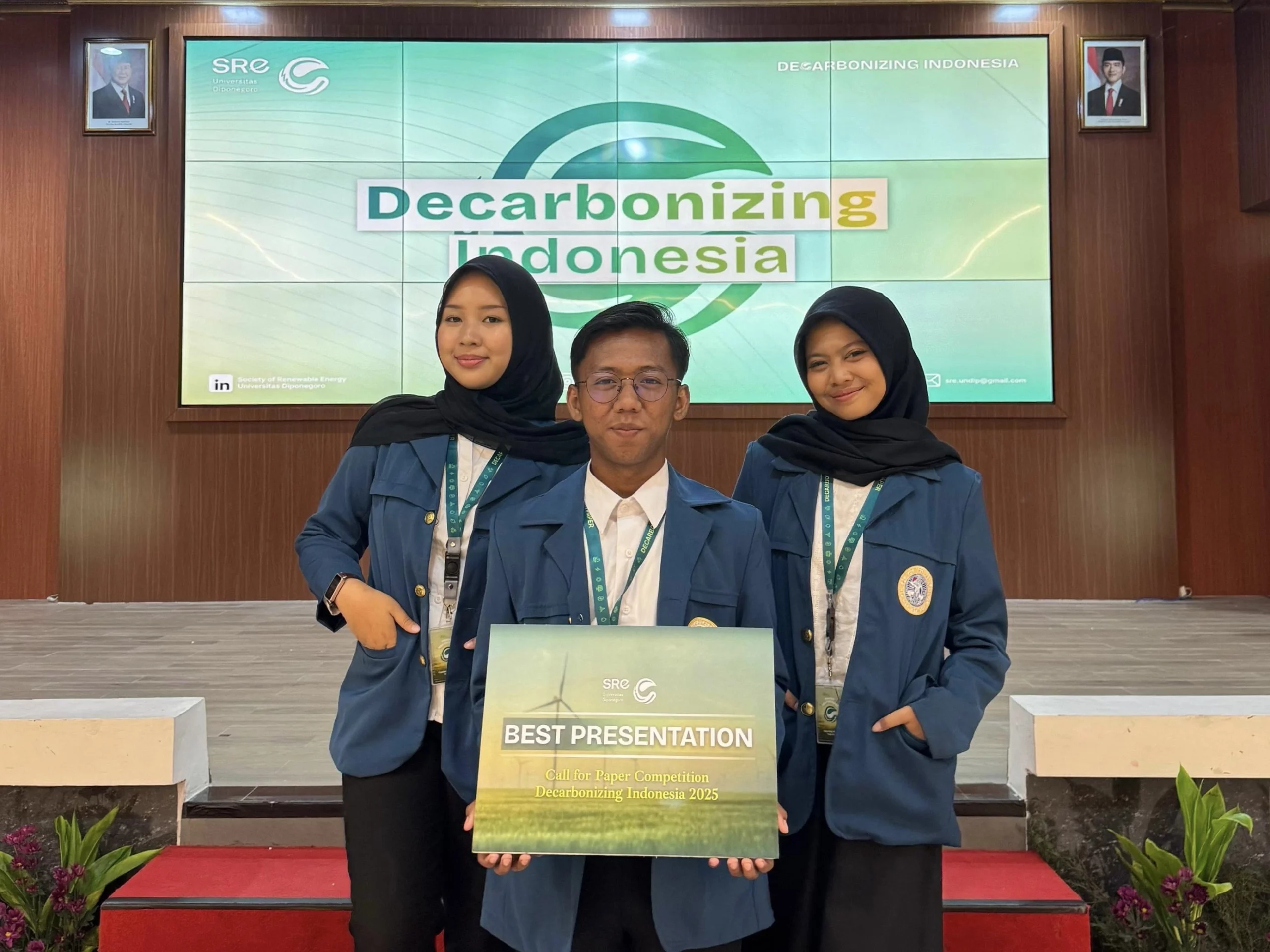 Tim SINTARI saat meraih penghargaan sebagai Best Presentation pada ajang Call for Paper Competition Decarbonizing Indonesia 2025. (Foto: Istimewa)
