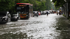 Ilustrasi banjir kota Surabaya. (Foto: Tempo.co).
