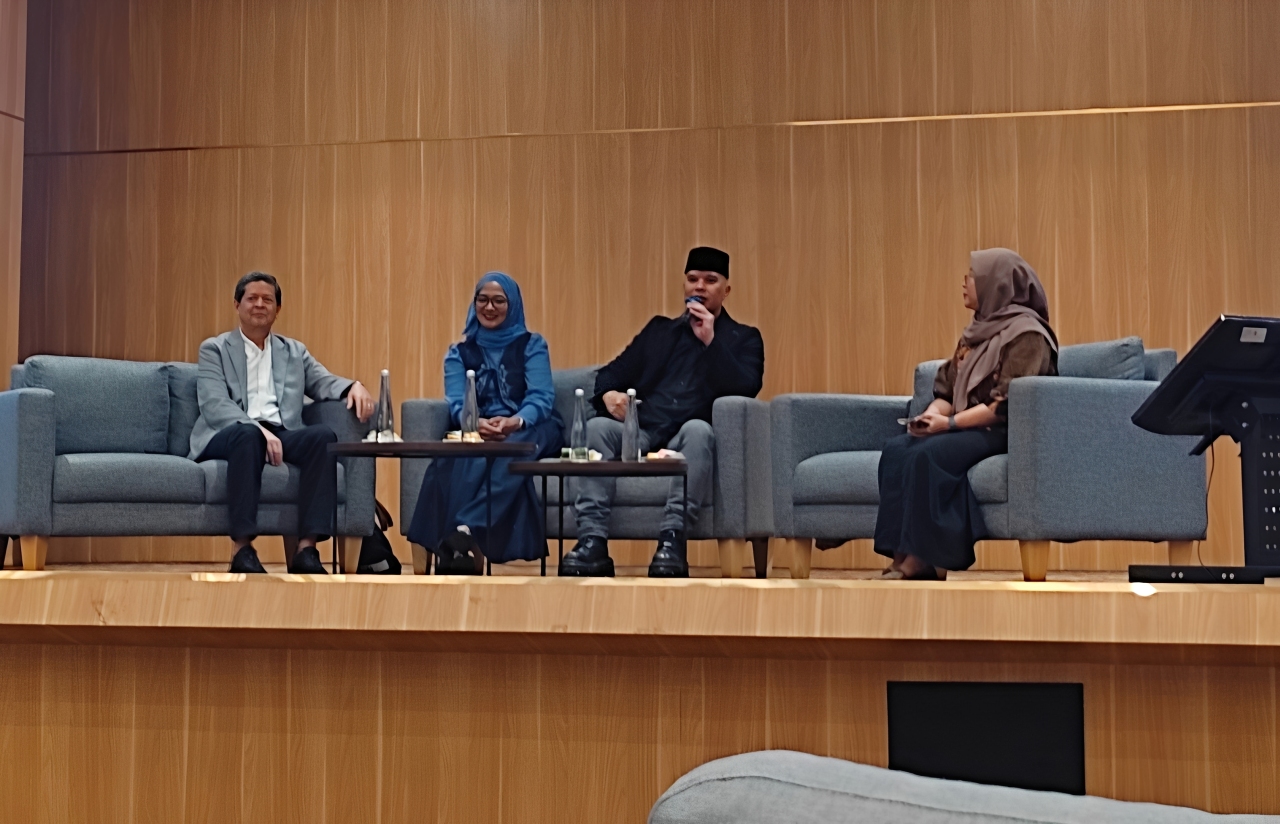 Moderator and speakers during the copyright discussion session (photo: personal documentation)