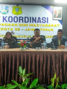 Dr Listiyon Santoso ketika memberikan sambutan