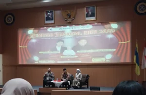 Dr Ekida Rehan Firmansyah dan Mazdha Ariefriyendho M Psi Psikolog CHt dalam sesi talkshow seminar nasional HKN 2025