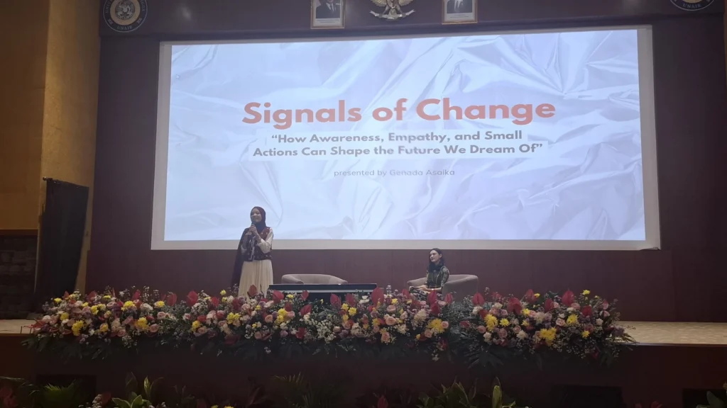 Genada Asaika, S.Hum., delivers her presentation during SEMPOA 2025. (Photo: Contributor)