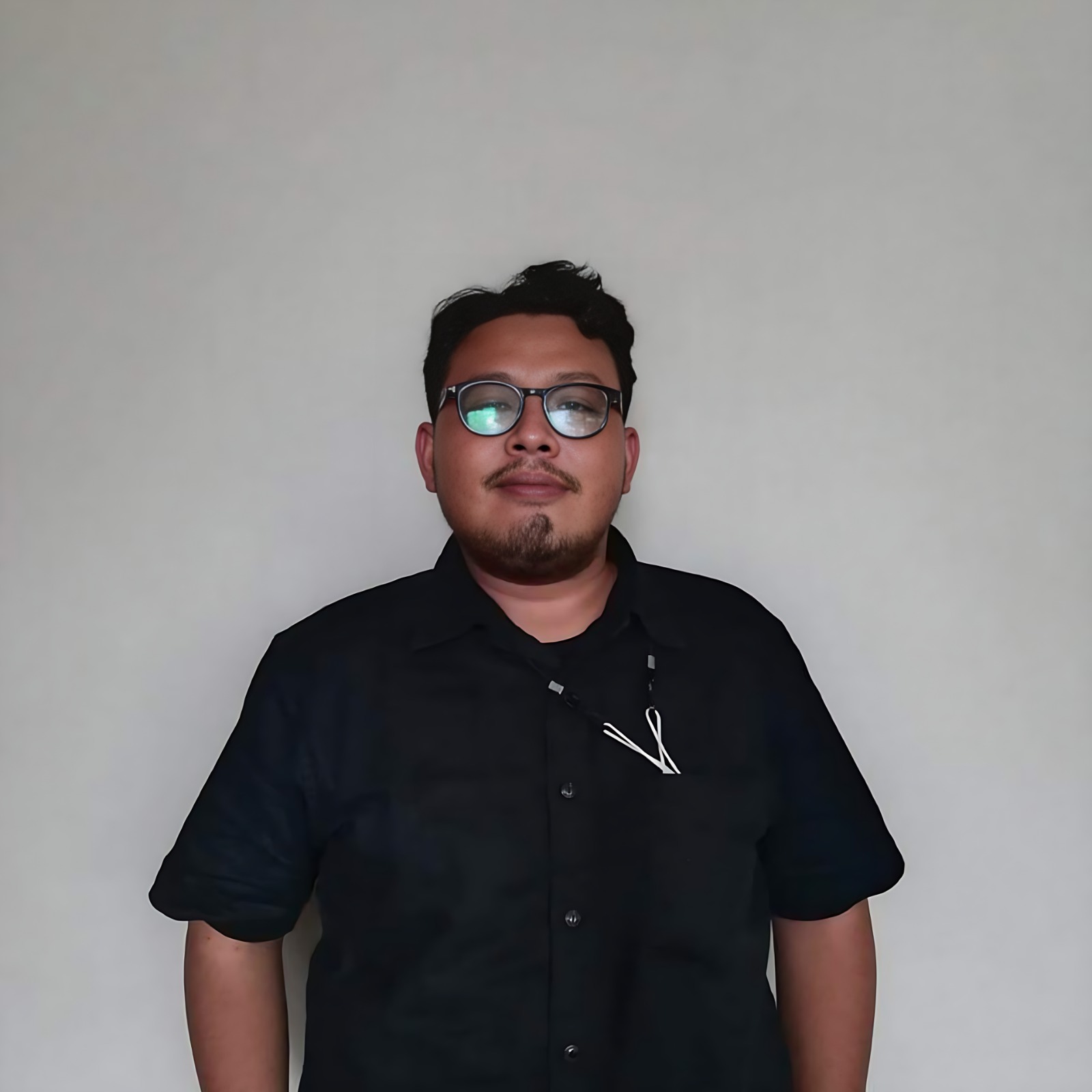 Wahyu Eka Styawan, Alumni Psikologi UNAIR yang menjabat sebagai Direktur Eksekutif sekaligus Koordinator Riset dari Wahana Lingkungan Hidup (WALHI) Jawa Timur. (Foto: Narasumber)