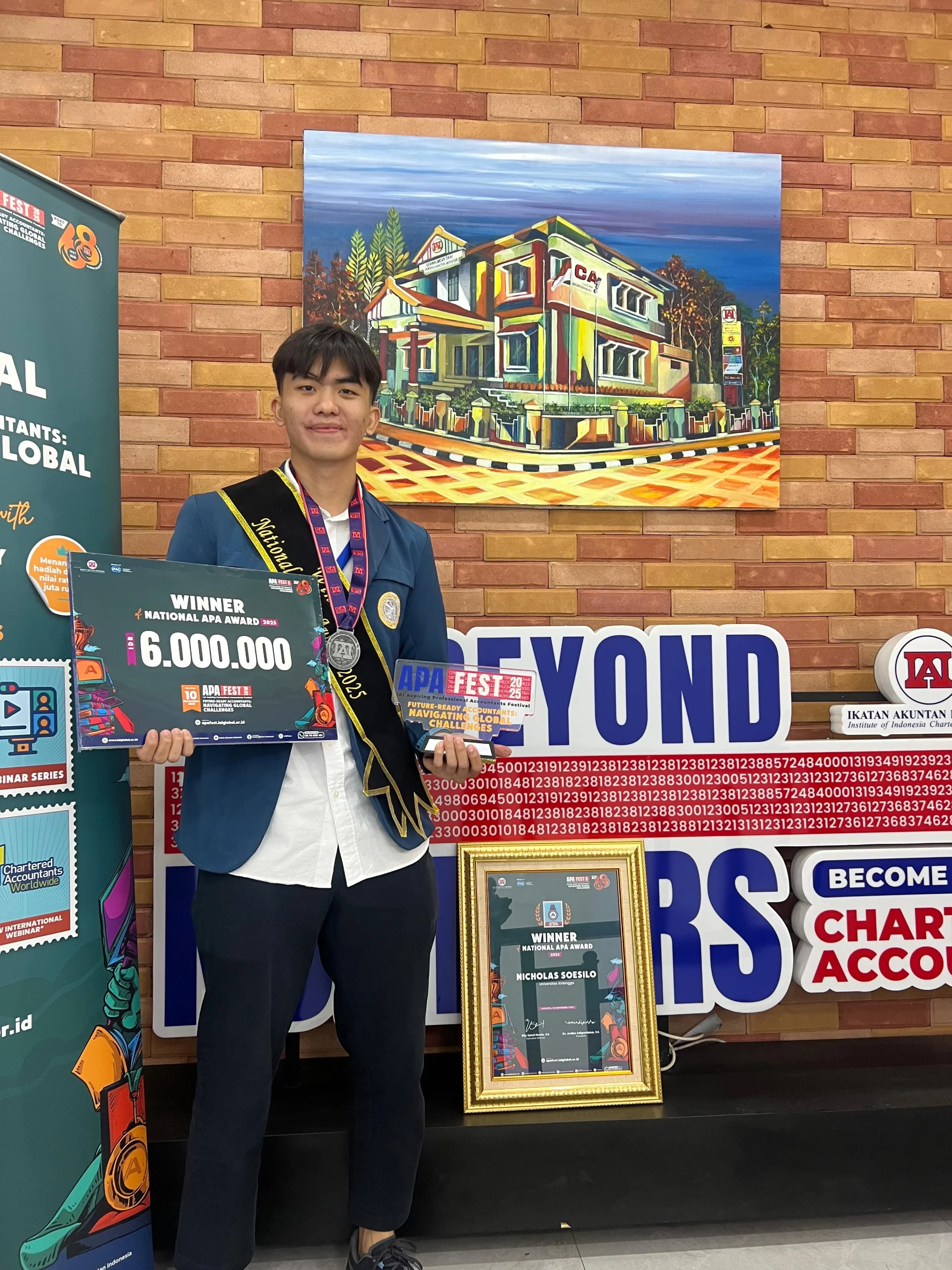 Nicholas Soesilo berhasil meraih Juara 1 National APA Awards 2025 oleh Ikatan Akuntan Indonesia (IAI) pada Senin (10/11/2025) (Foto: Dok. Pribadi)