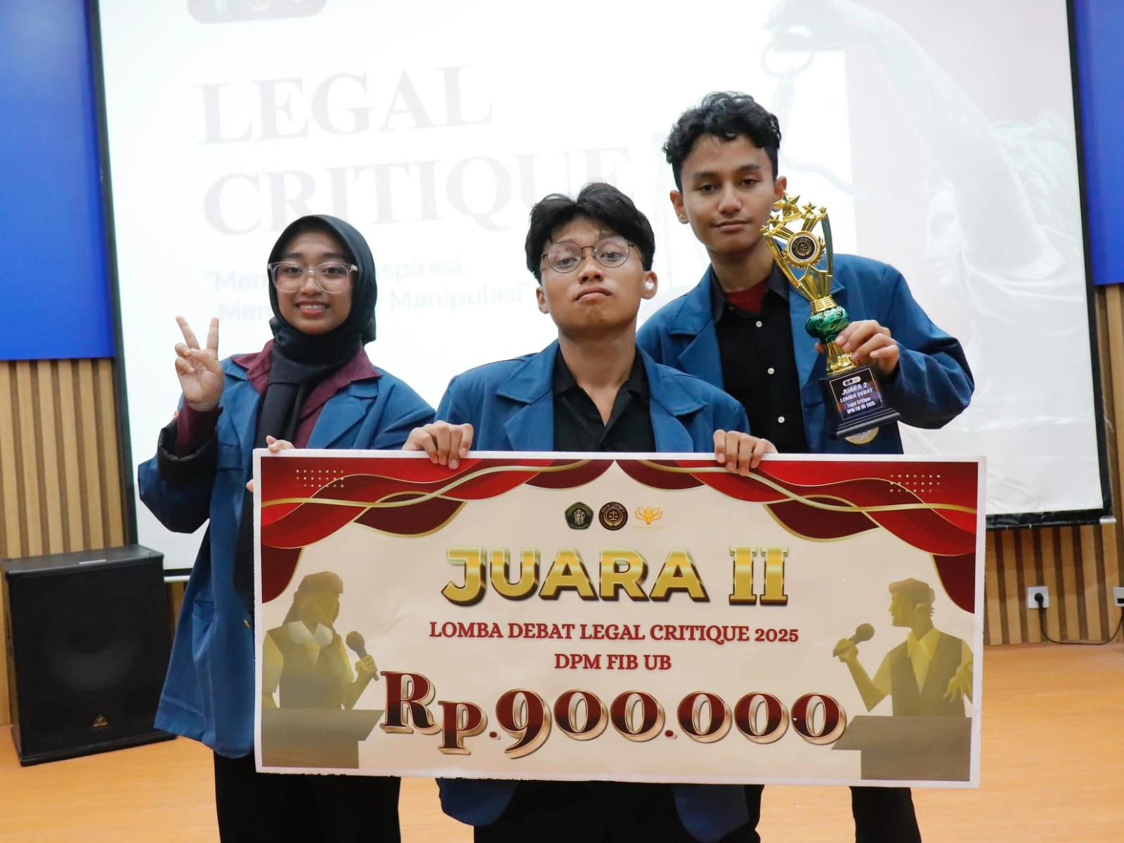 UNAIR International Relations (HI) team poses proudly after securing second place in the “Legal Critique” Debate at FIB UB (Photo: Source)