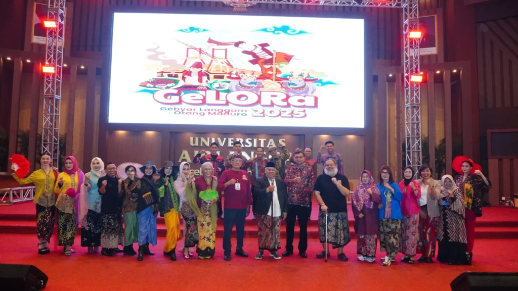 Prof Dr Ardianto SE Ak MSi dan Prof Dr Bambang Tjahjadi SE Ak MBA CMA CPM CA CSSL bersama partisipan GeLORa 2025 (Foto: Istimewa)