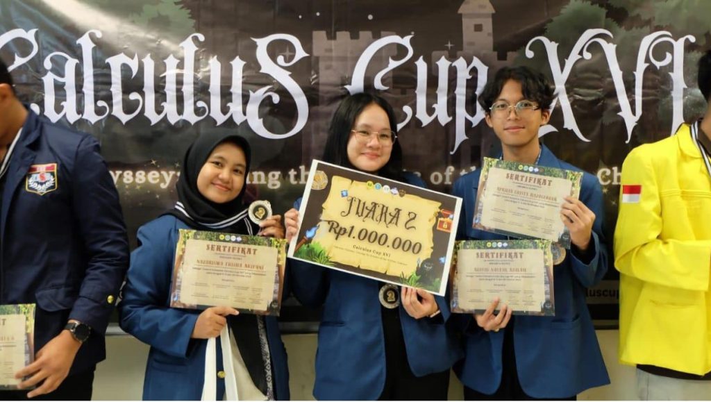 Nazarisma, Aprilia, and Arsyid from the ANRIL Team proudly display their 2nd Place award from Calculus Cup XVI.