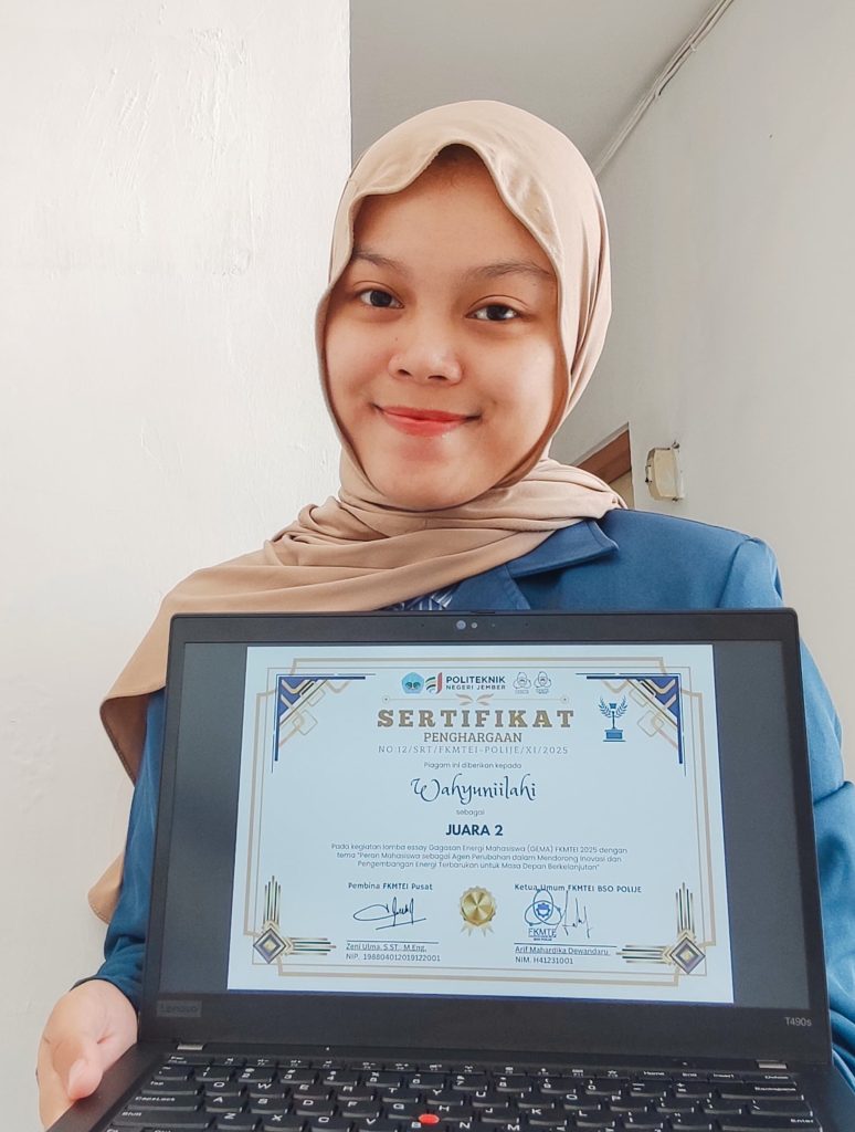 Wahyuni Illahi peraih medali perak dalam (GEMA) yang diselenggarakan oleh Politeknik Negeri Jember. (Foto: Istimewa)