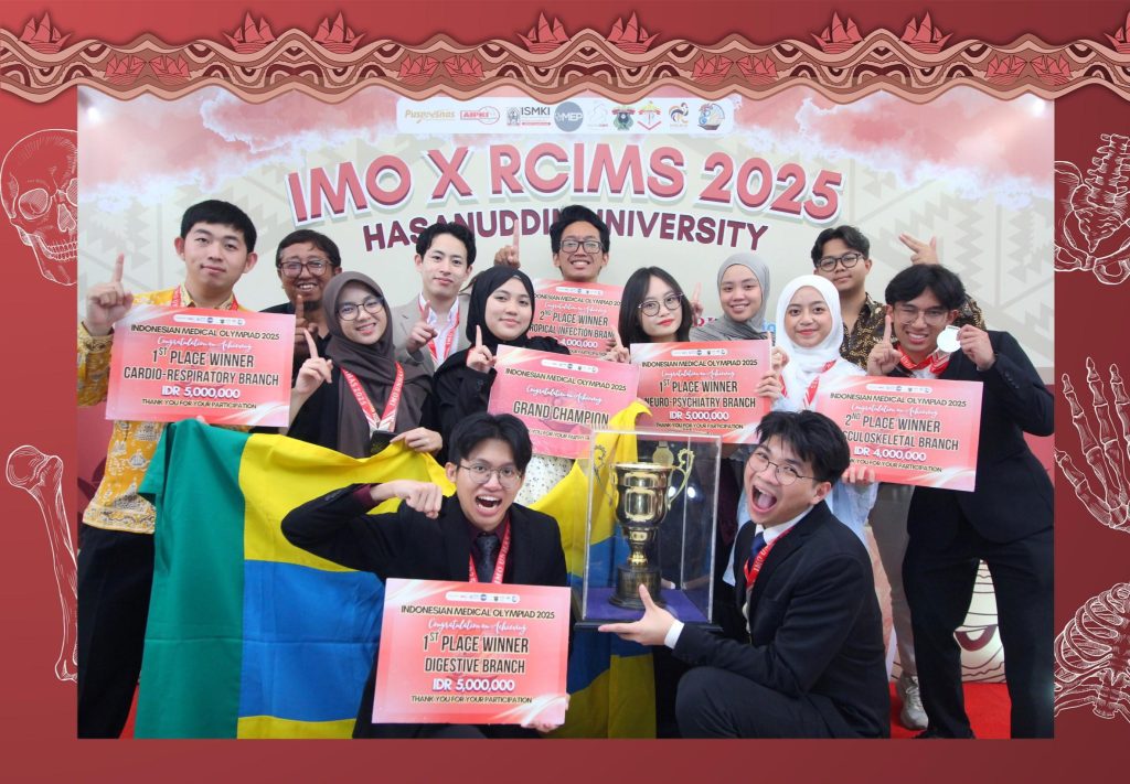 Delegasi FK UNAIR setelah prosesi awarding Indonesian Medical Olympiad (IMO). (Foto: Istimewa)
