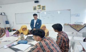 Sesi diskusi kelompok dan pengarahan pembuatan Mnemonik