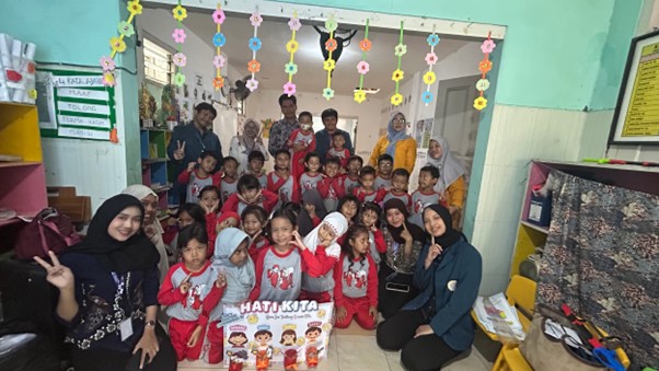 Foto bersama dengan siswa dan tenaga pengajar di TK Hilma setelah menyelesaikan program HATI KITA di hari Jumat (23/01/2026) (Foto: Dok. Tim BBK 7)