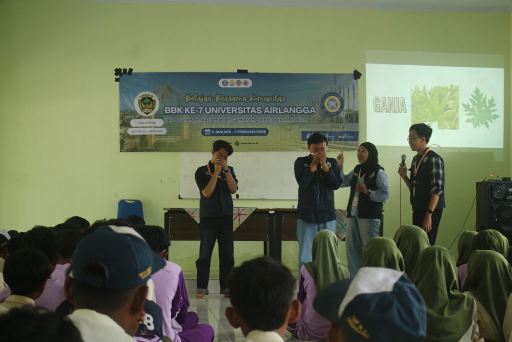 Tim BBK 7 Unair melaksanakan sosialisasi pencegahan NAPZA dengan metode drama pada Rabu (21/1/2026) (Foto : Istimewa)