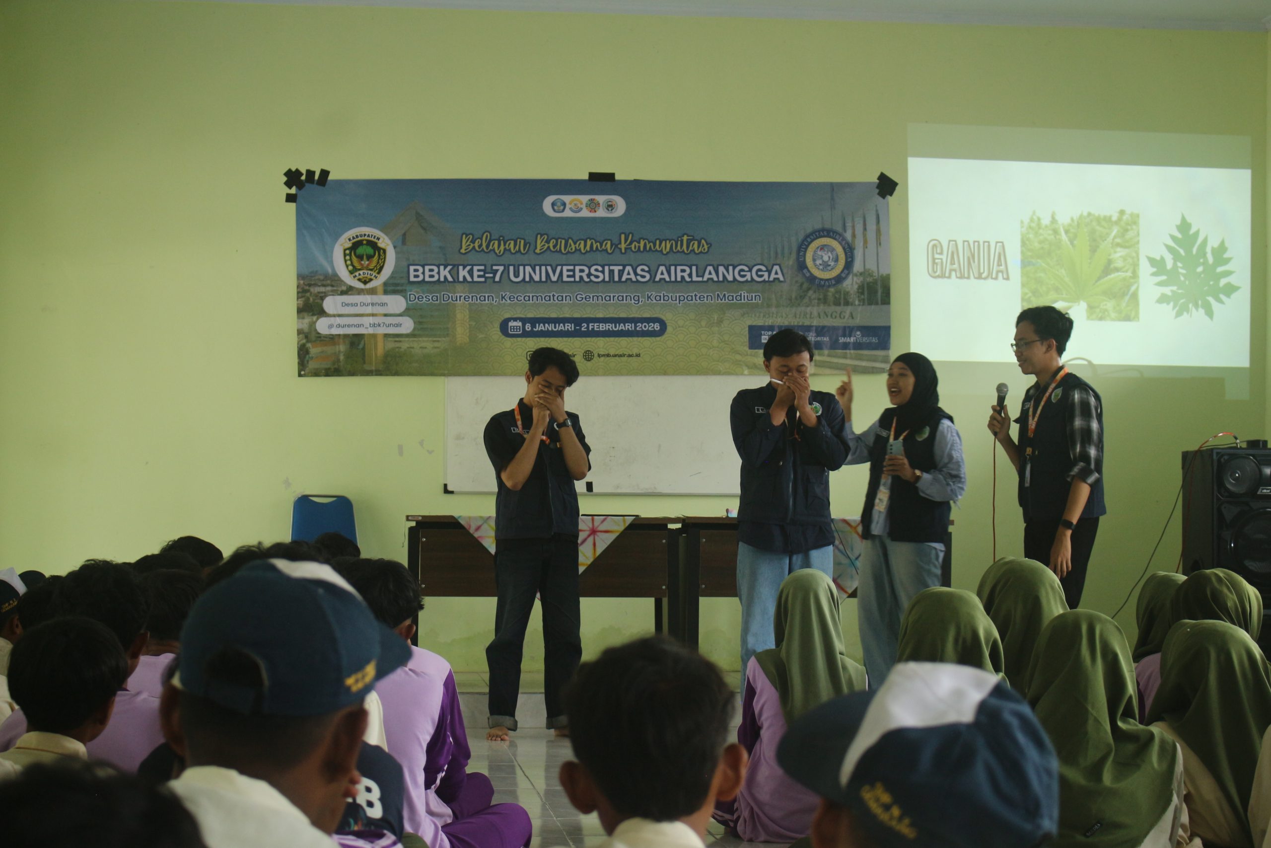 Tim BBK 7 Unair melaksanakan sosialisasi pencegahan NAPZA dengan metode drama pada Rabu (21/1/2026) (Foto : Istimewa)