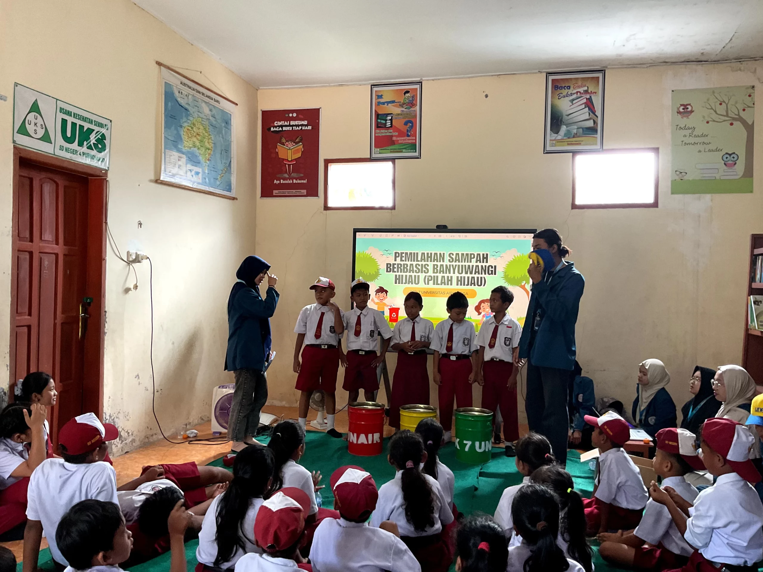 Penyampaian Materi Pemilahan Sampah di SD Negeri 4 Purwoharjo (Dokumentasi BBK 7 UNAIR Banyuwangi, 2026)
