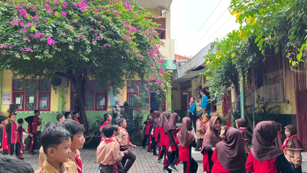 Kegiatan Senam dan Bermain Bersama Murid UPT SDN 19 Gresik