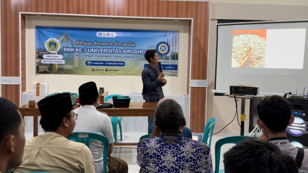 Mahasiswa BBK 7 UNAIR berkolaborasi dengan Garda Pangan di Balai Desa, Raci Tengah, Sidayu, Gresik, pada Rabu (14/01/2026) (Foto: Cindy Gracia)